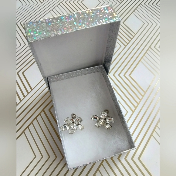 Vintage Albert Weiss Floral Earrings - Picture 7 of 13